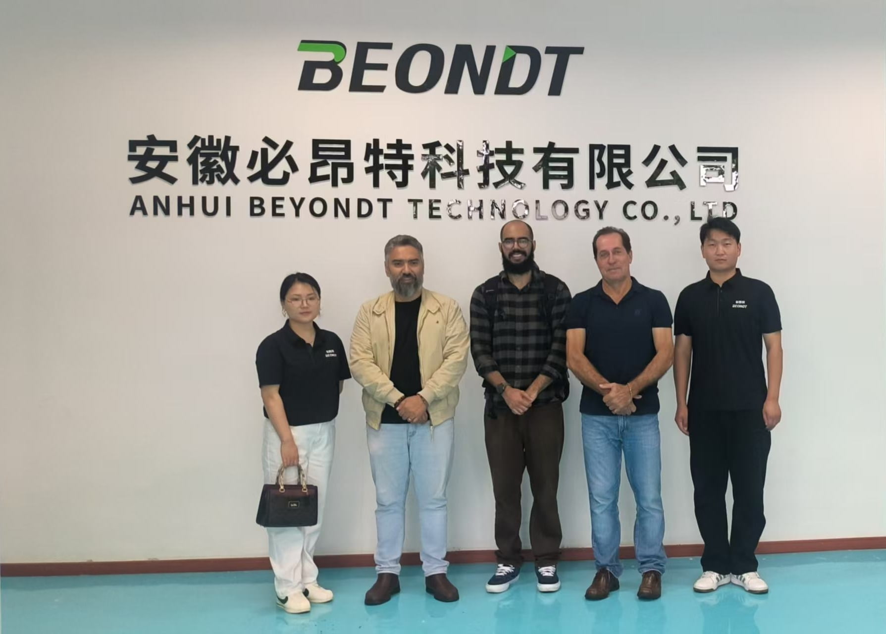巴西代表團參觀BEONDT無人機工廠，探討農業無人機合作